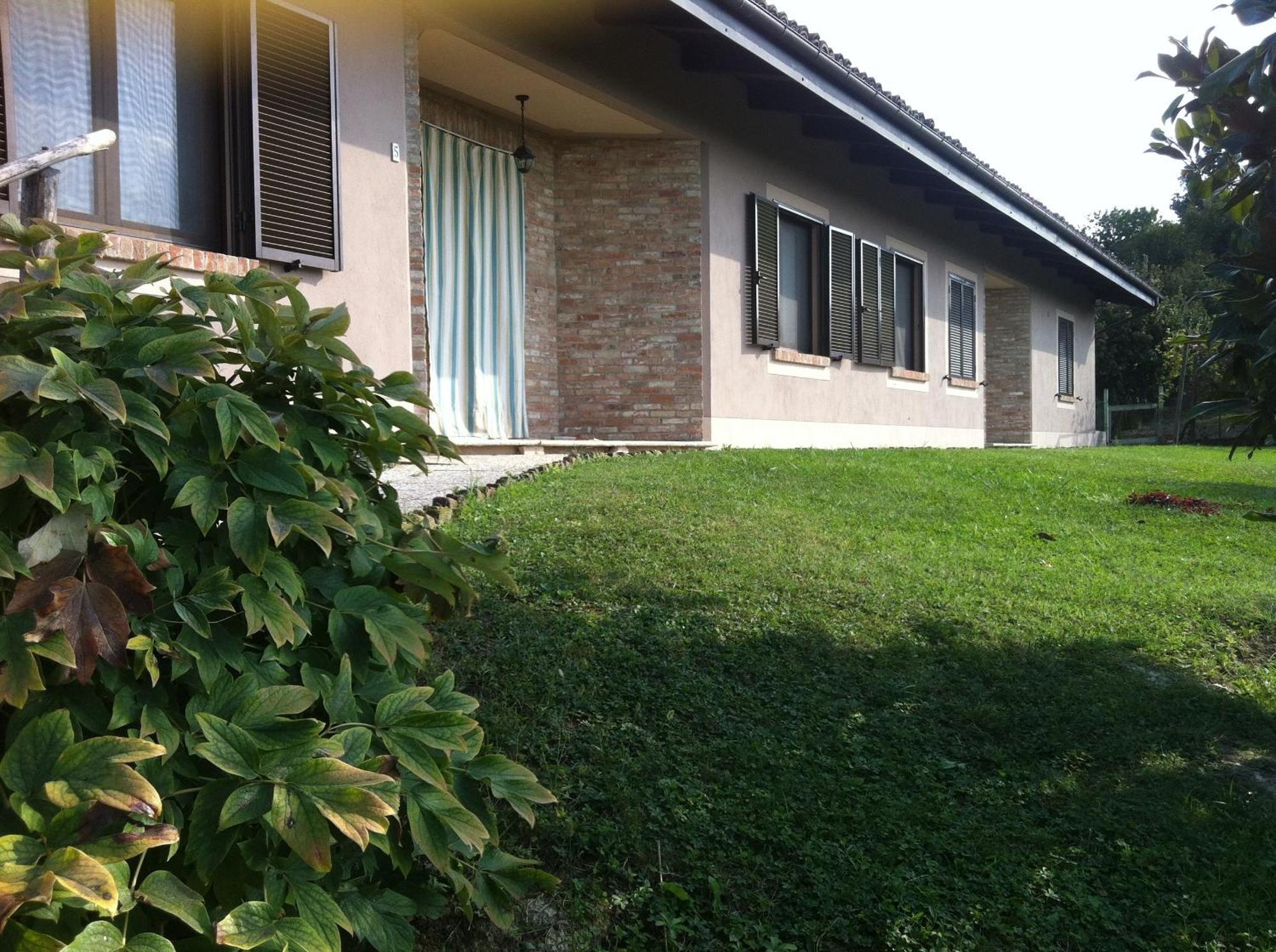Agriturismo Bottega Di Rosanna Castagnole delle Lanze Ruang foto