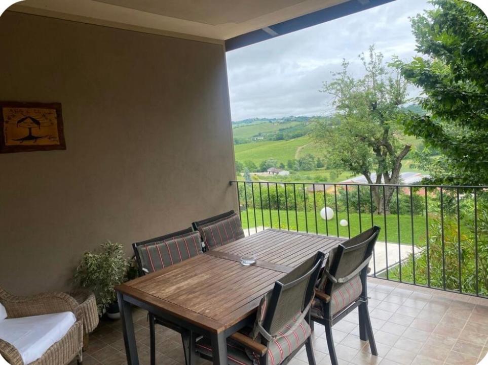Agriturismo Bottega Di Rosanna Castagnole delle Lanze Bagian luar foto