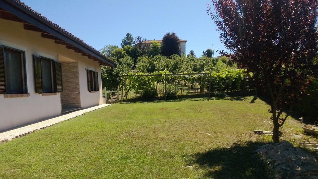 Agriturismo Bottega Di Rosanna Castagnole delle Lanze Bagian luar foto