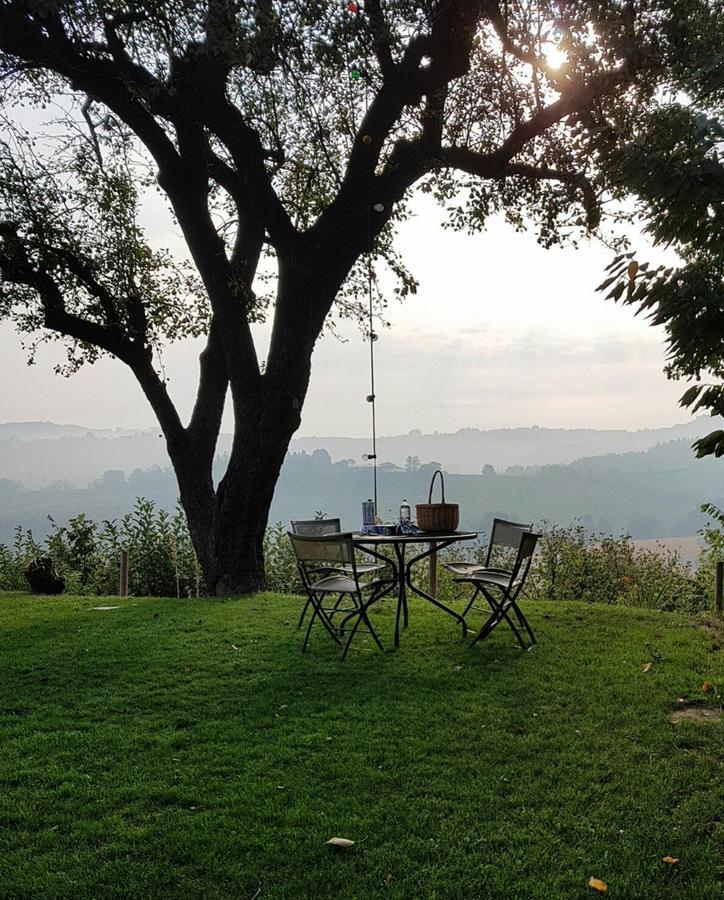 Agriturismo Bottega Di Rosanna Castagnole delle Lanze Bagian luar foto